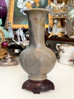 Vintage Chinese Hand-Carved Soapstone Vase – Phoenix & Bat Motif